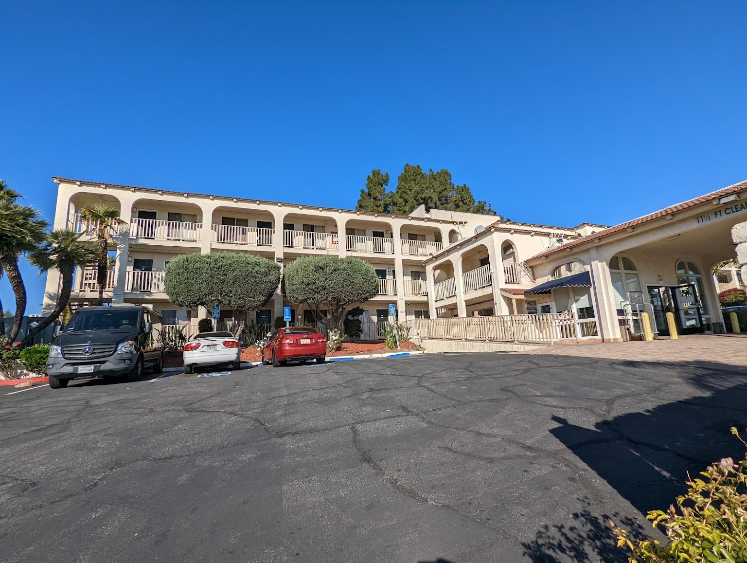 4 Vagabond Inn San Pedro