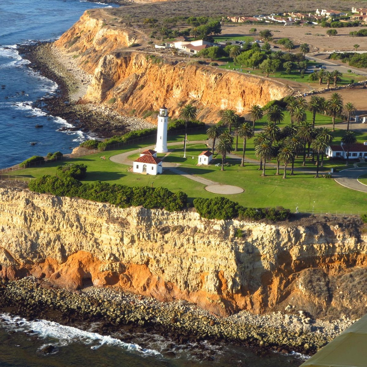 point-vicente-lighthouse meeting
